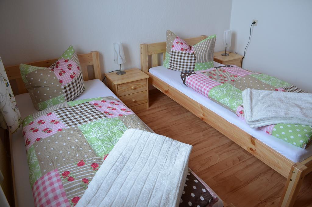 Die Dirndlkoenigin Grunenbach Extérieur photo